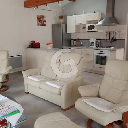 Maison Pres De La Plage, 3 Chambres, Terrasse Et Parking A Sur - Fr-1-194-383 Nyaraló