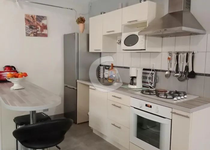 Maison Pres De La Plage, 3 Chambres, Terrasse Et Parking A Sur - Fr-1-194-383 Holiday home La Tranche-sur-Mer